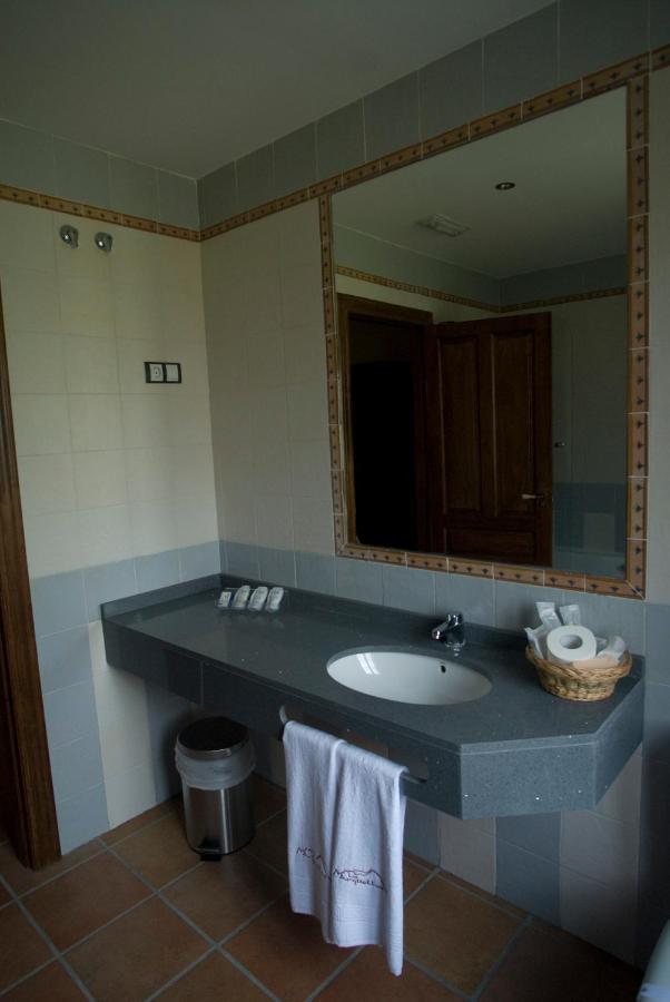 Hotel Rural Los Arguellos Lugueros Buitenkant foto